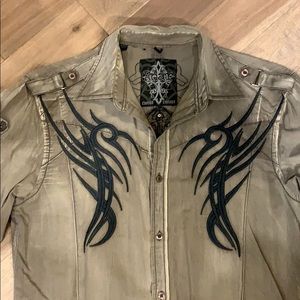 Men’s ROAR button down shirt